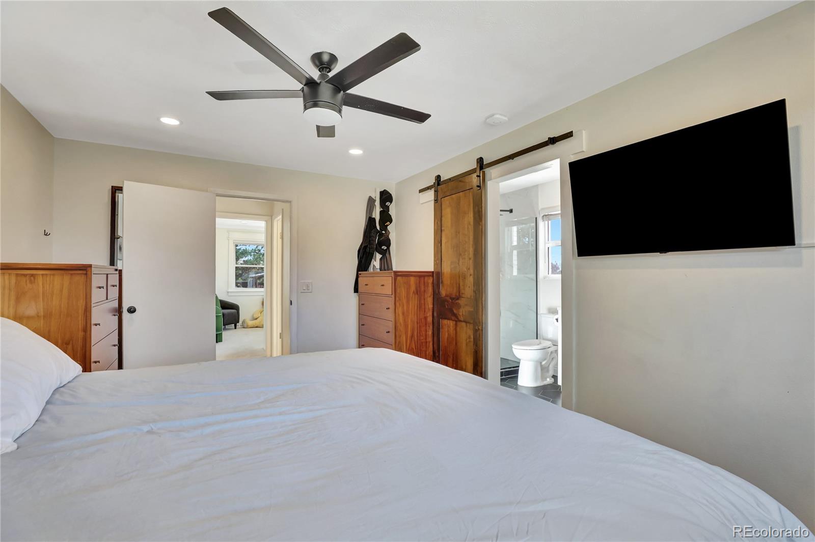 7584 W 83rd