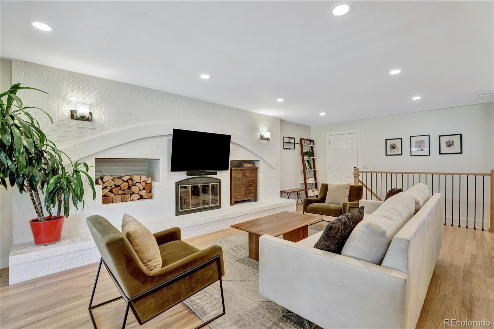 7584 W 83rd