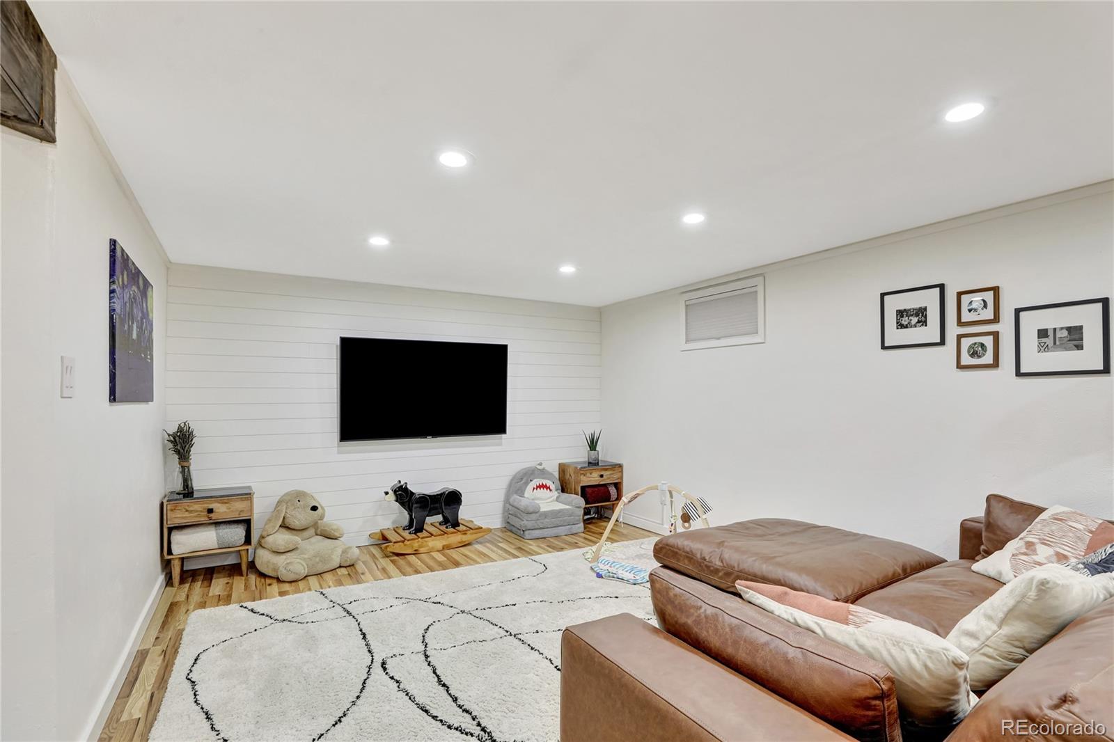 7584 W 83rd