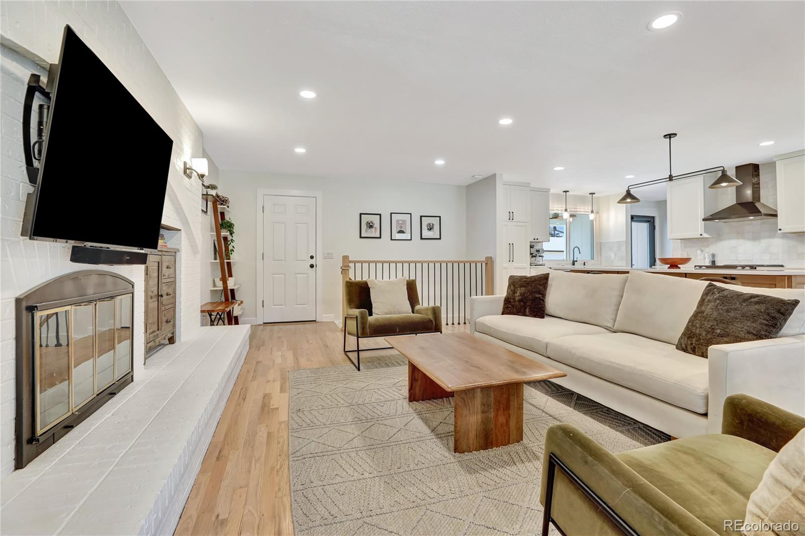 7584 W 83rd