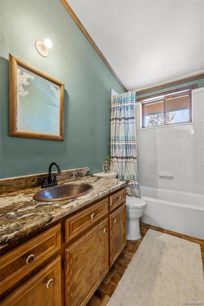 121 Iris Drive