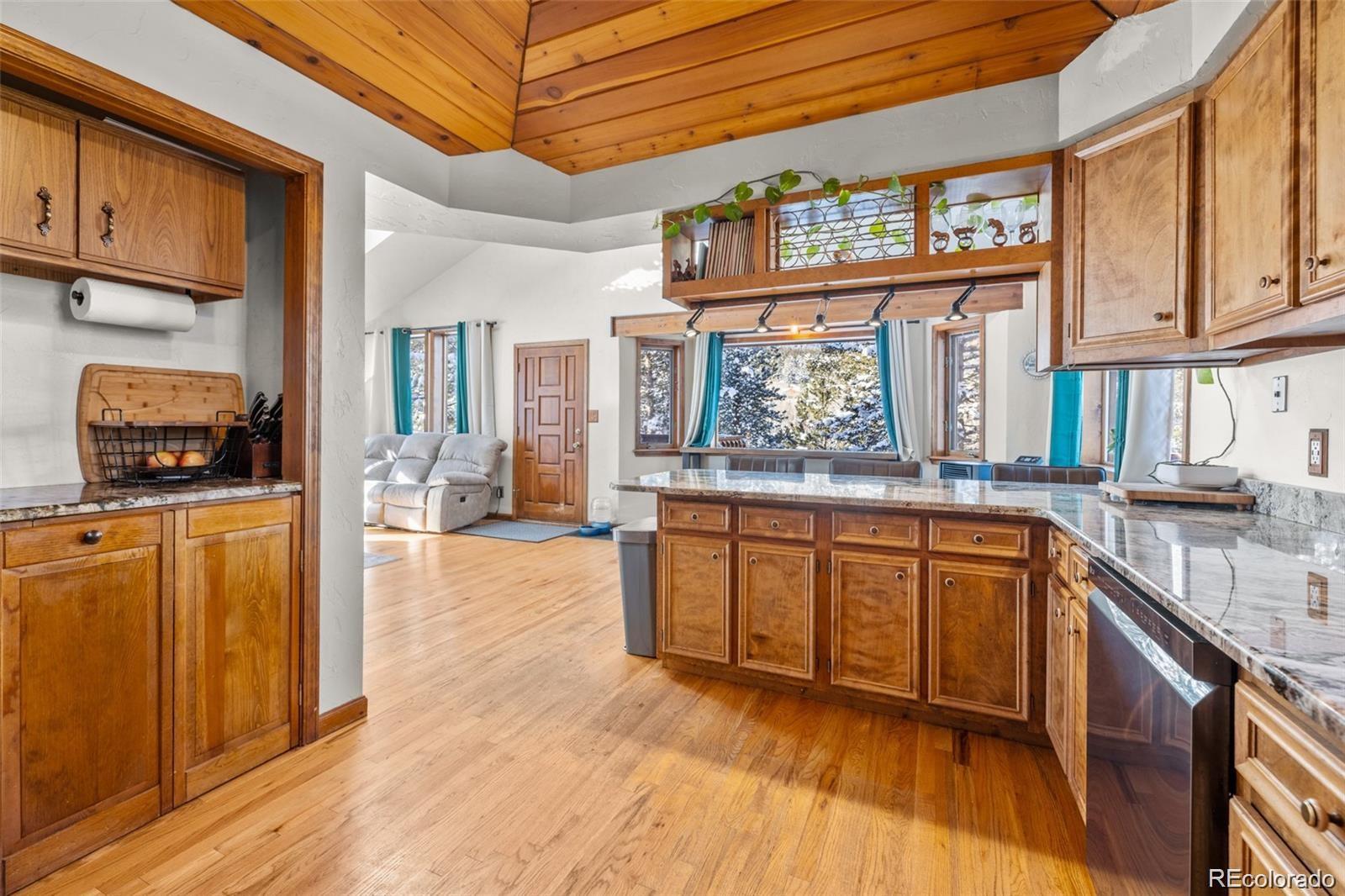 121 Iris Drive