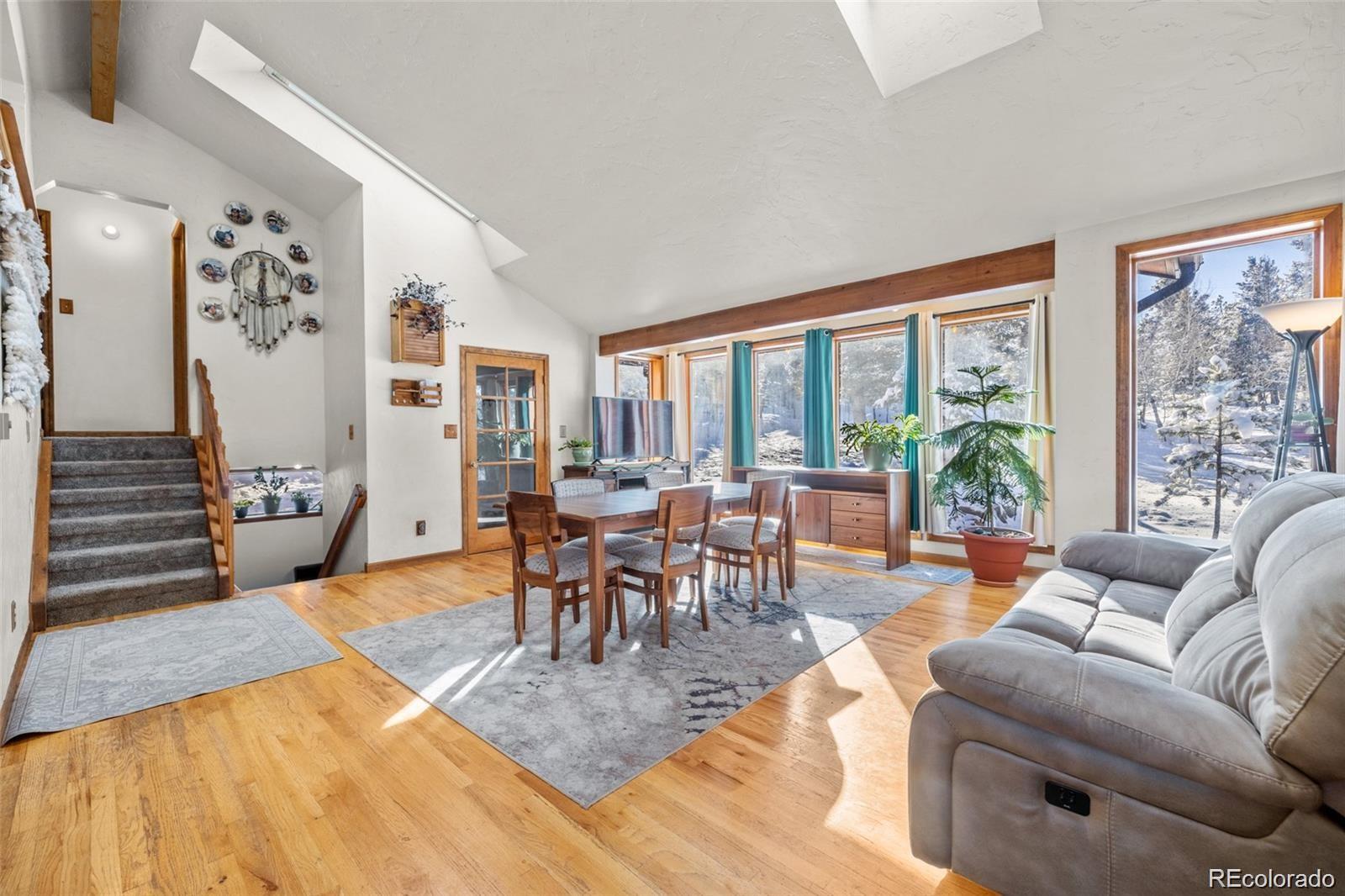 121 Iris Drive