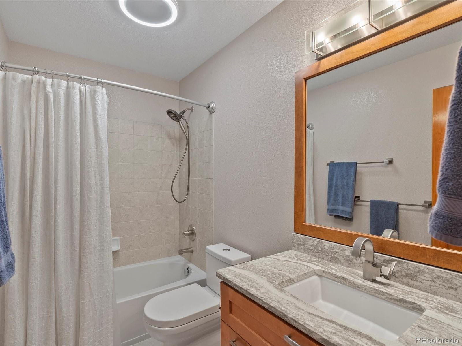 3179 S Indiana Street