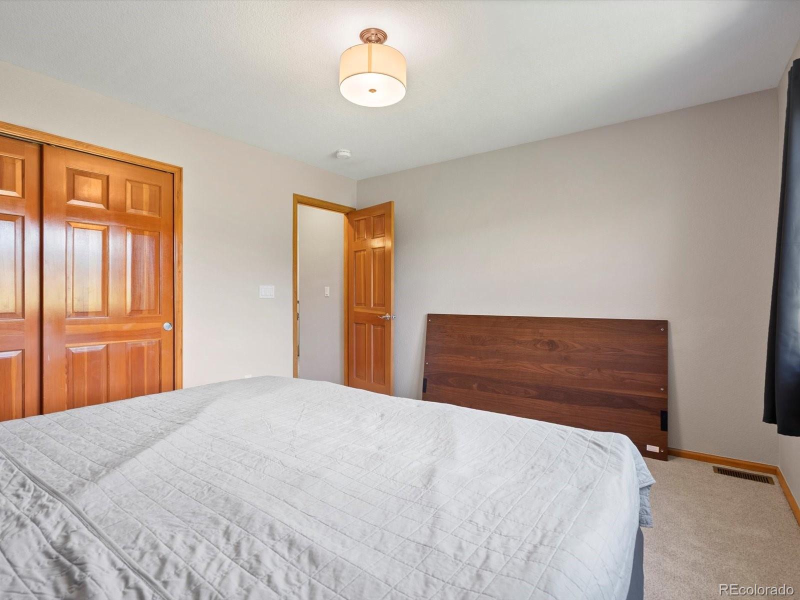 3179 S Indiana Street