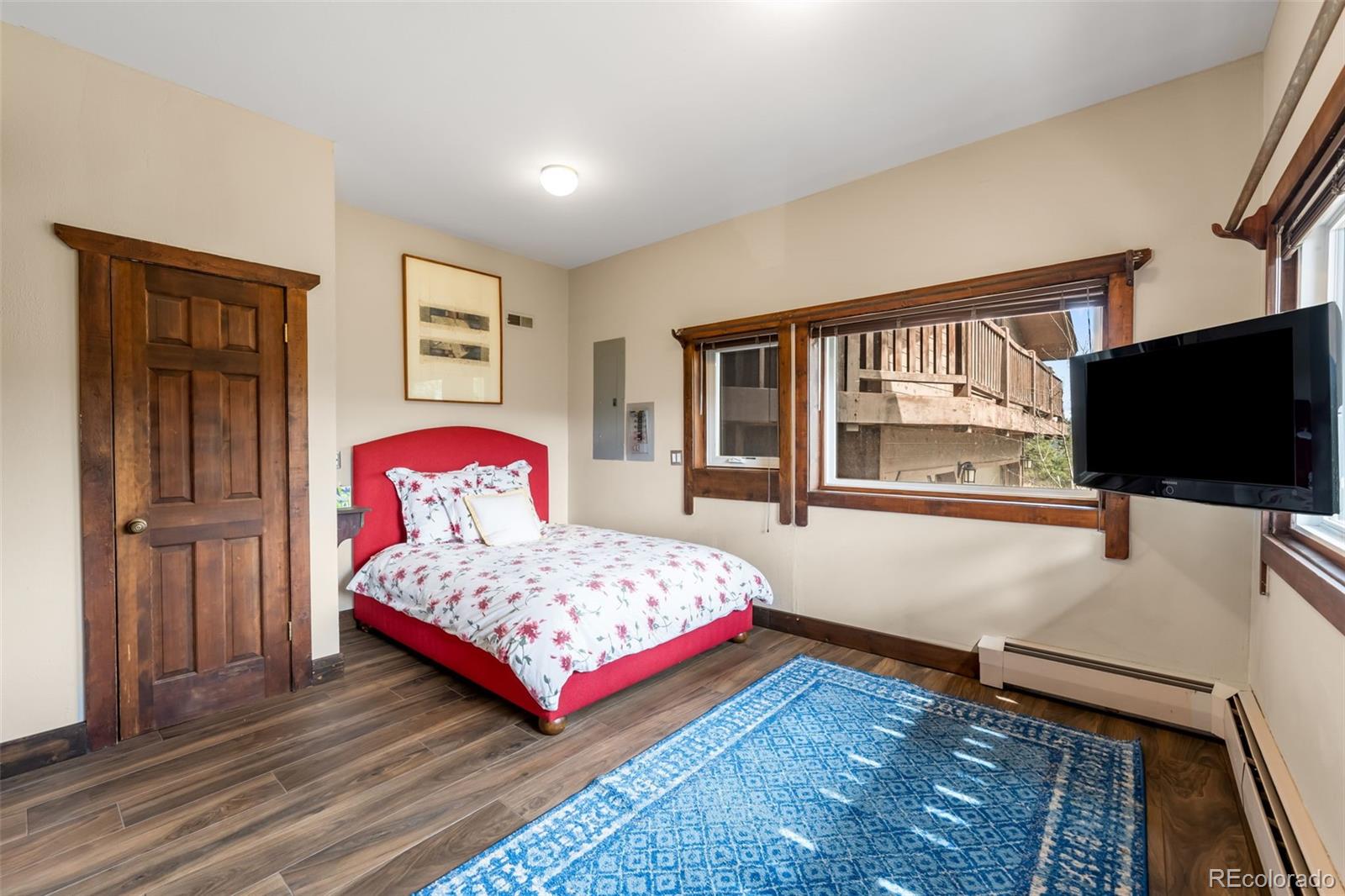 3890 S Skyline Drive