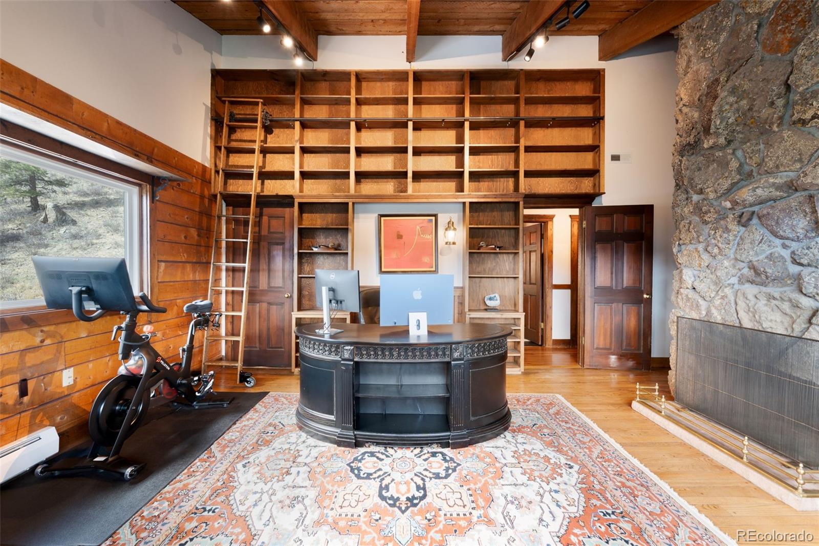 3890 S Skyline Drive