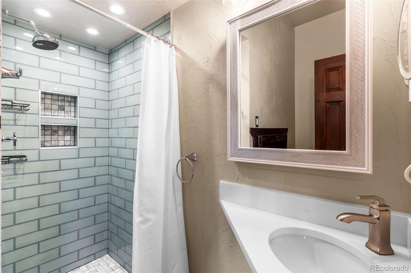 3890 S Skyline Drive