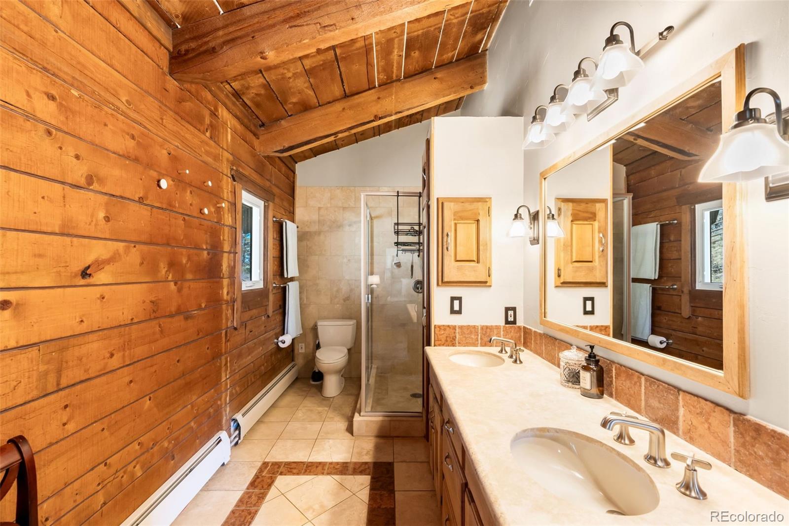 3890 S Skyline Drive