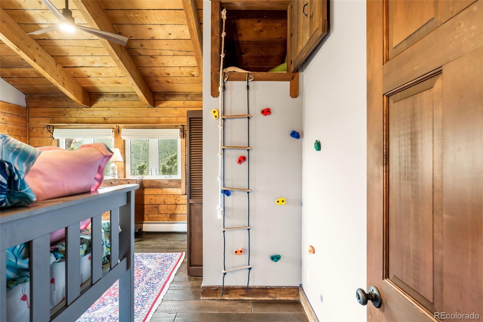 3890 S Skyline Drive