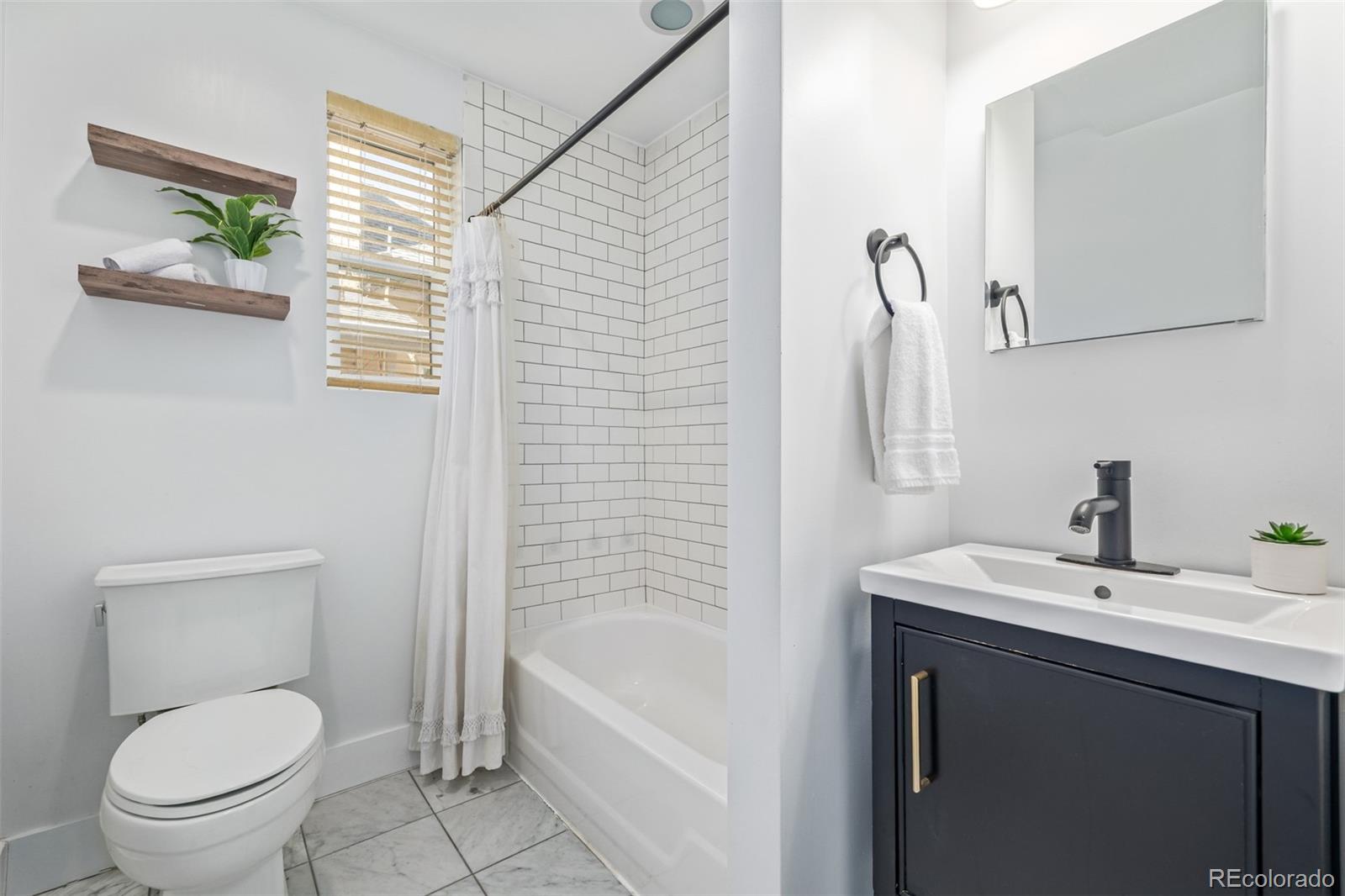 3050 N Marion Street