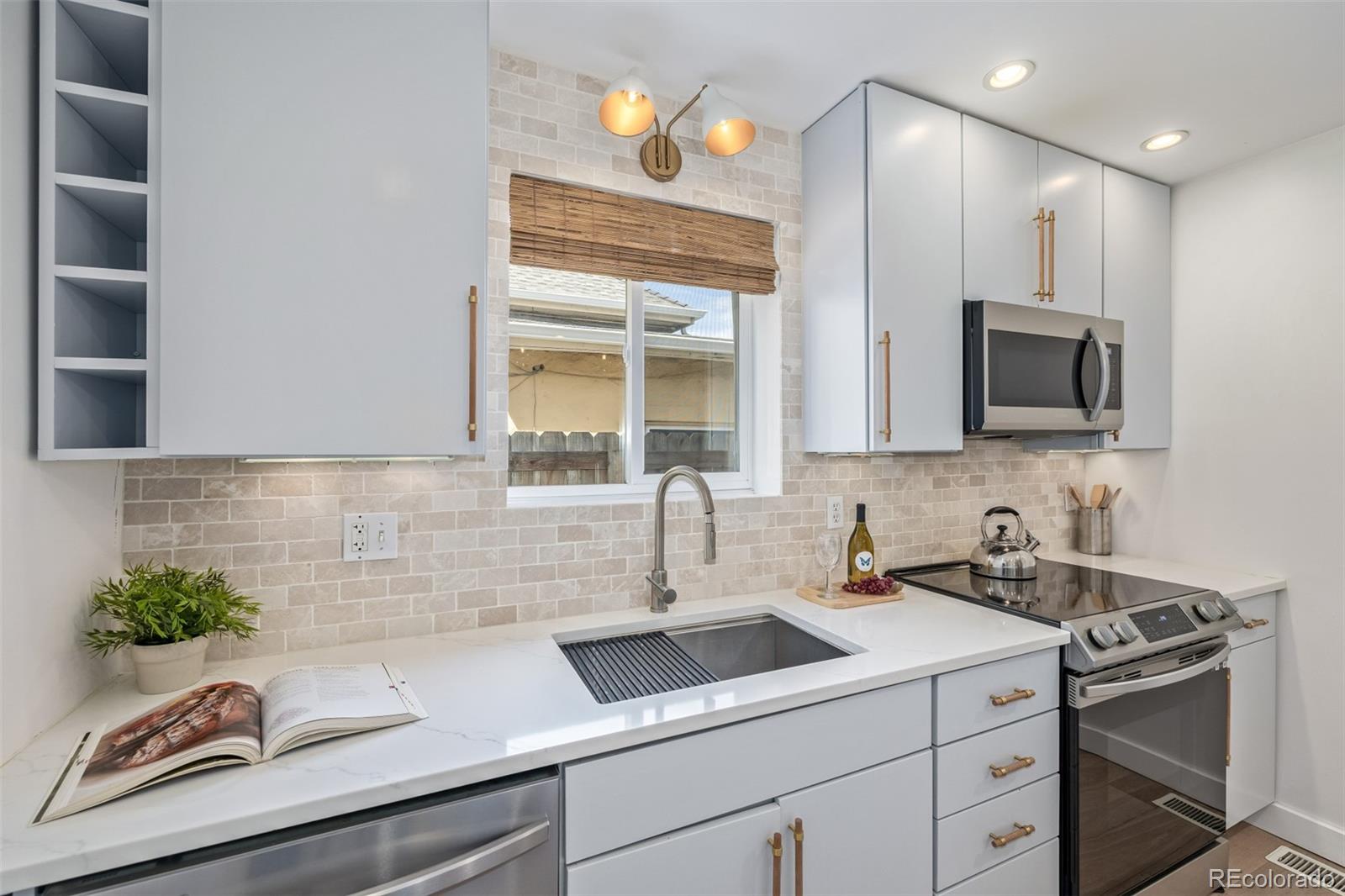 3050 N Marion Street