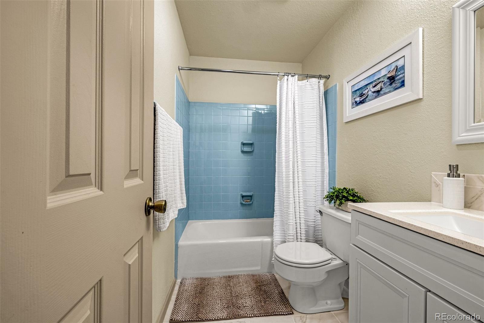 1419 W Lake Court