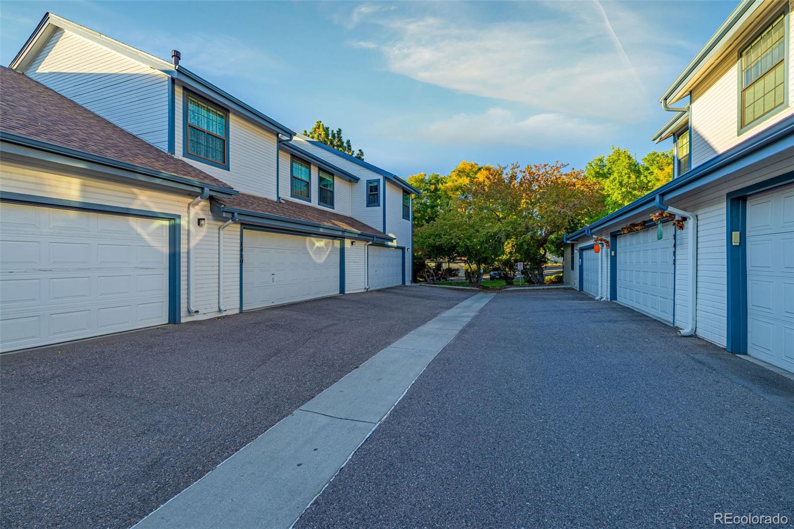 1419 W Lake Court