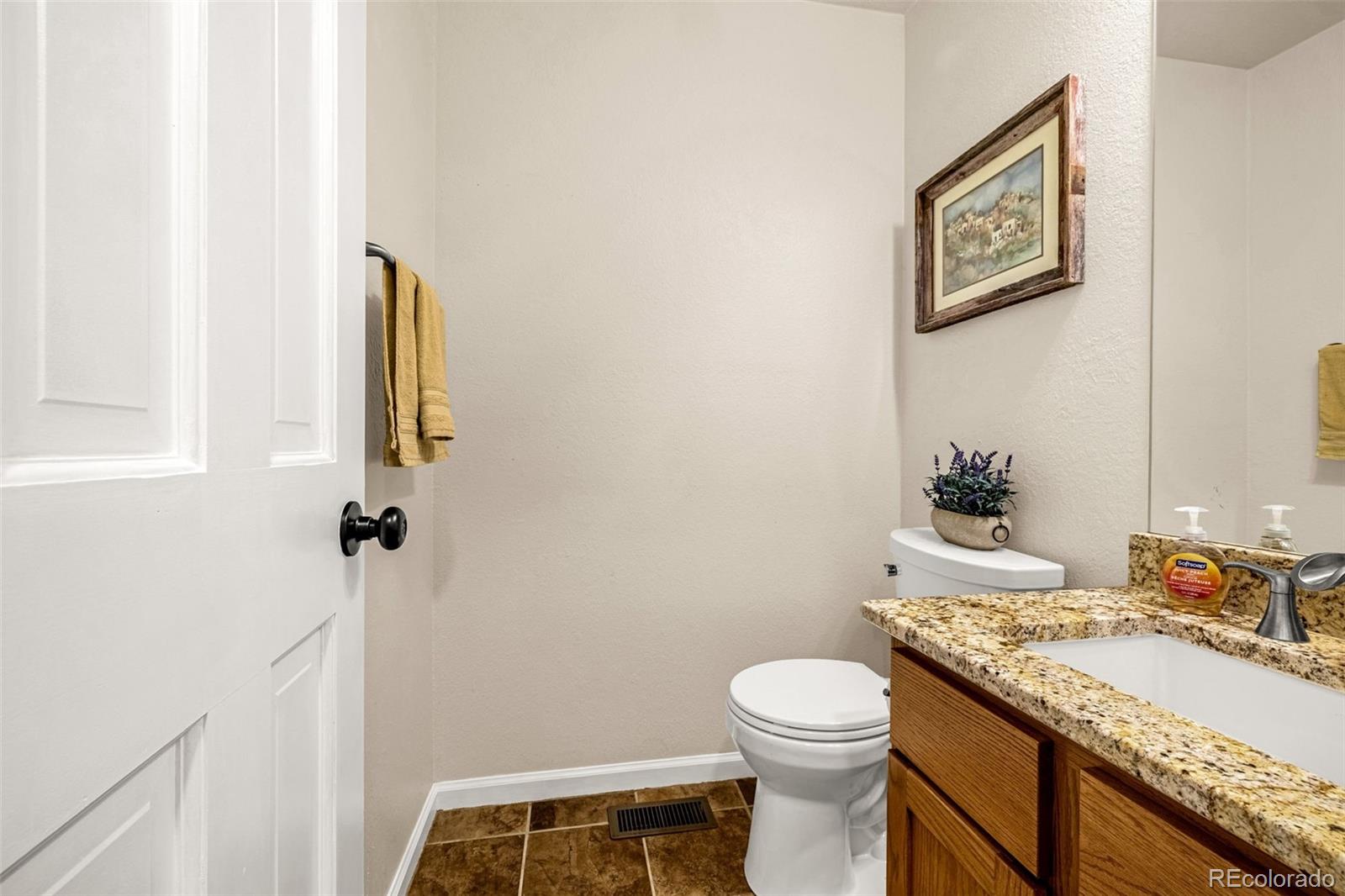 1419 W Lake Court