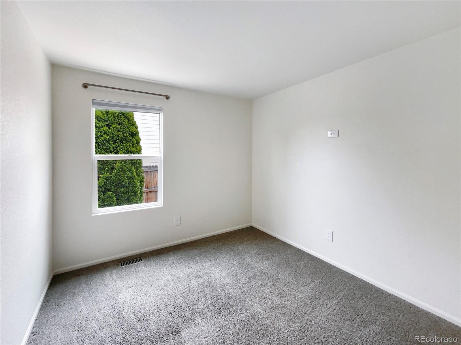 5996 E 129th Place