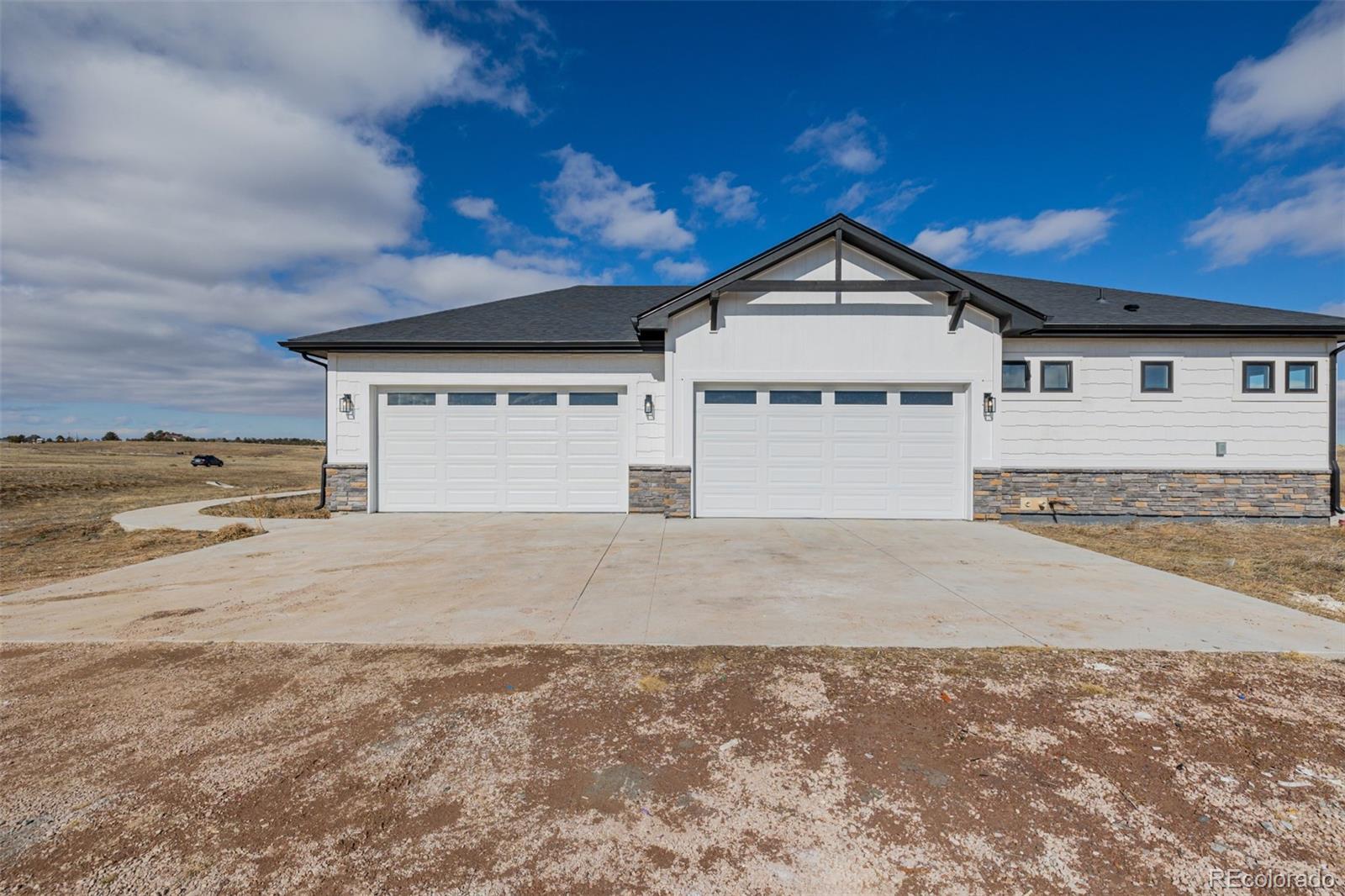 5424 Freddys Trail