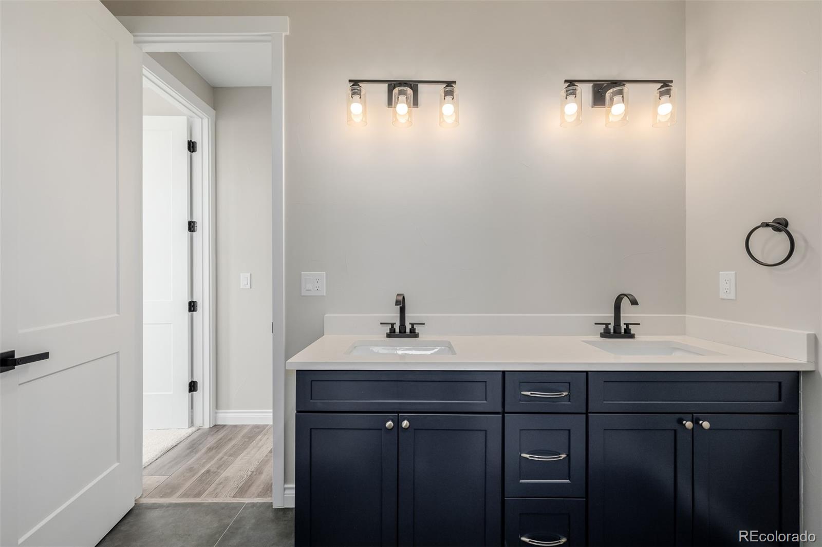 5424 Freddys Trail