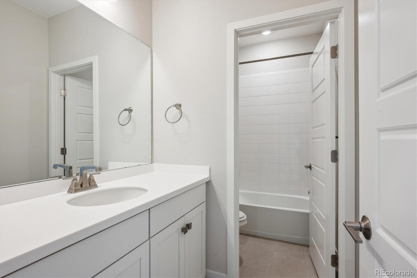 14337 Shasta Daisy Point