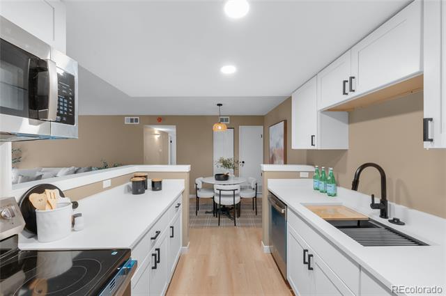 921 S Walden Street Unit: 205