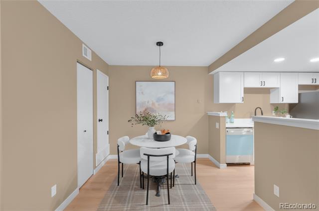 921 S Walden Street Unit: 205