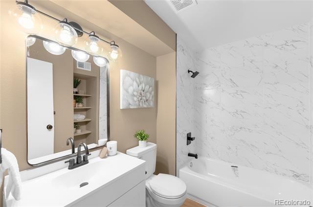 921 S Walden Street Unit: 205