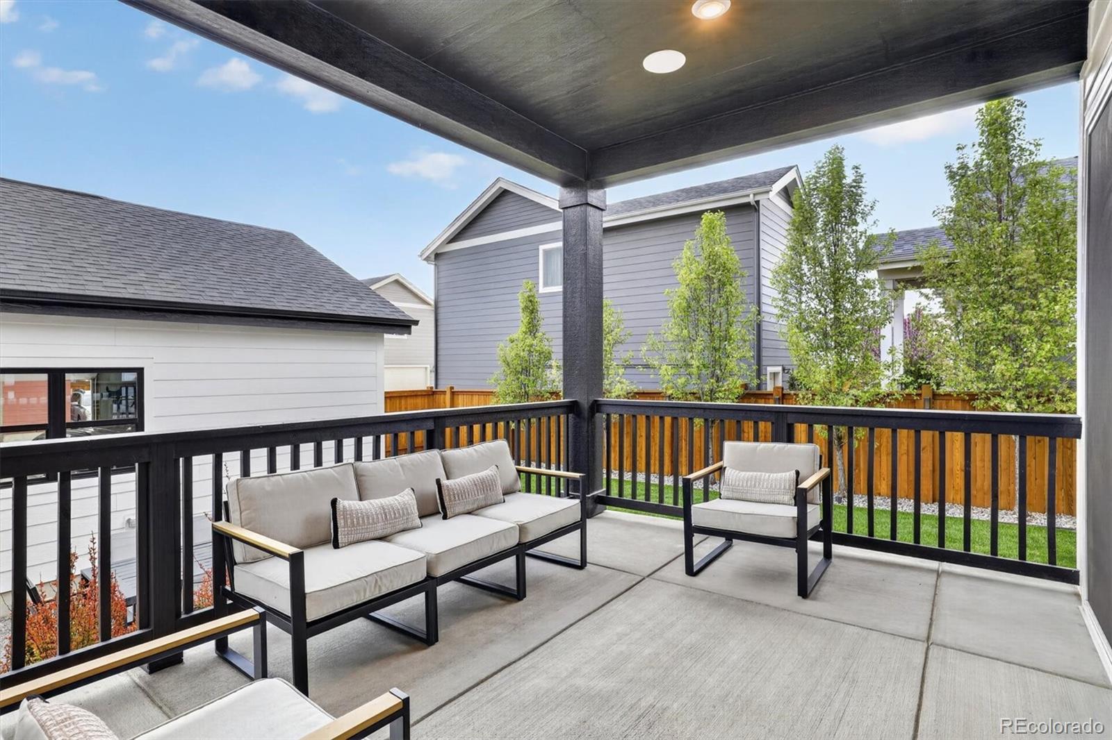218 S 2nd Avenue