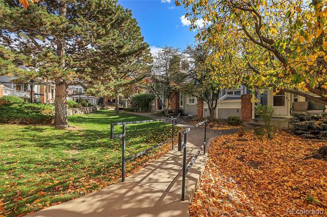 2903 W Long Circle