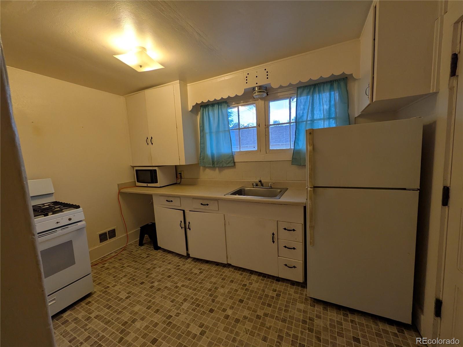 126 S 9th Avenue