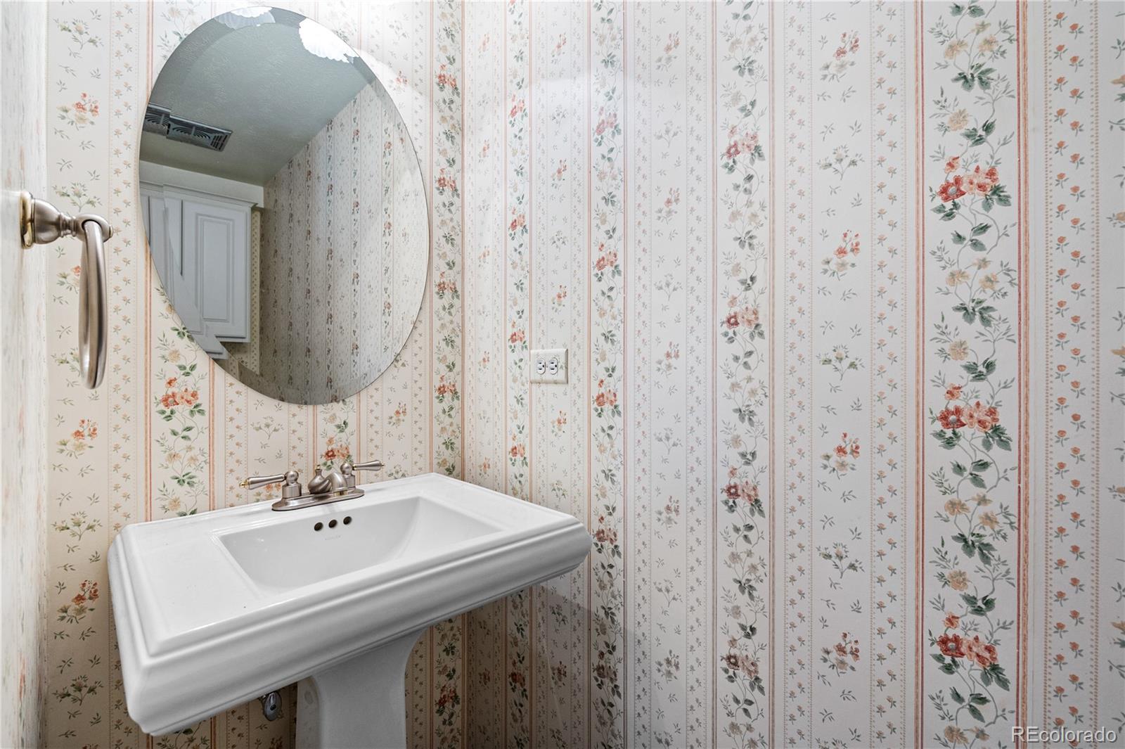 2557 S Dover Street Unit: 77