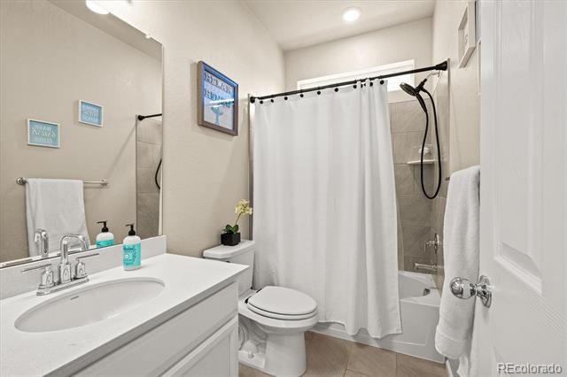 18108 House Finch Lane