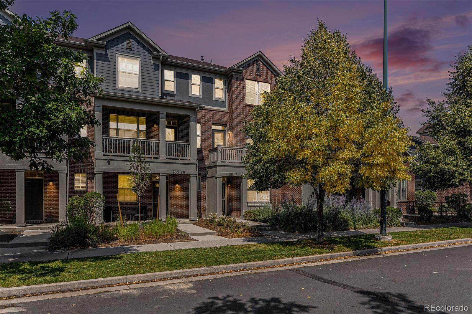 755 Roslyn Street Unit: 17