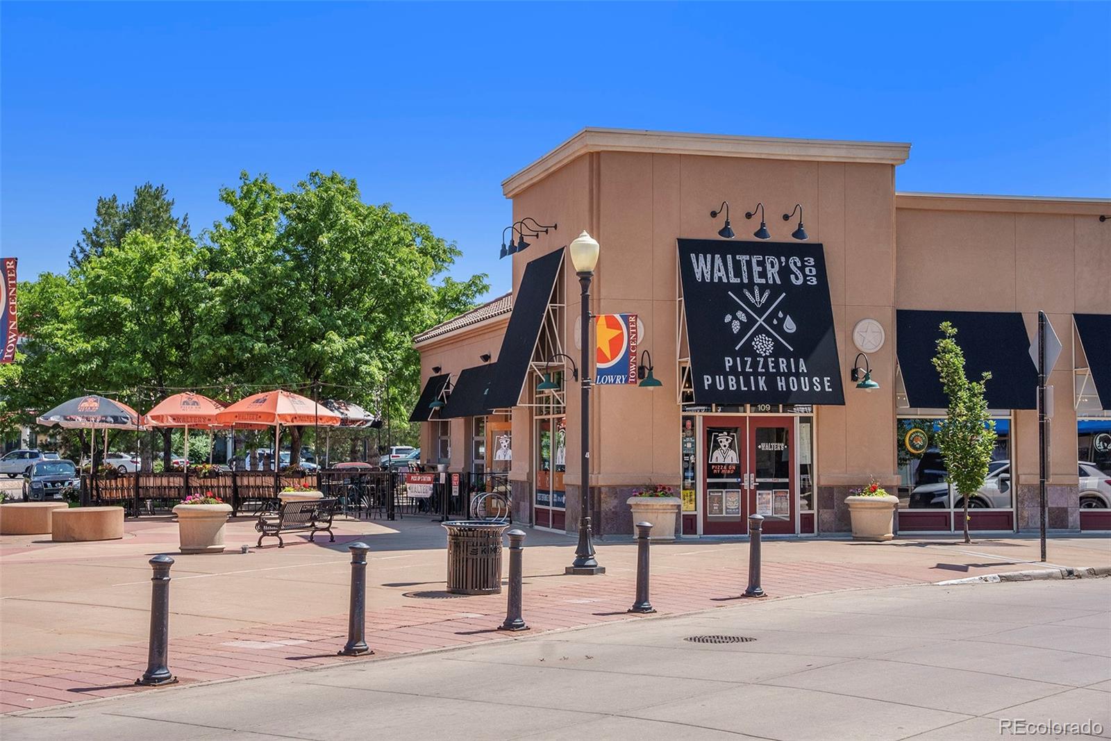 755 Roslyn Street Unit: 17