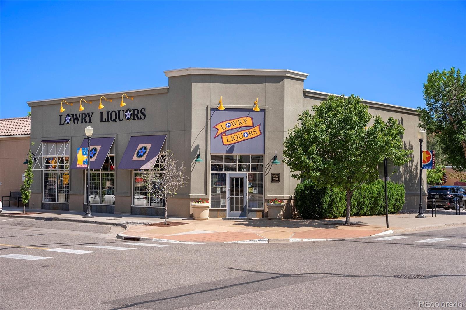 755 Roslyn Street Unit: 17