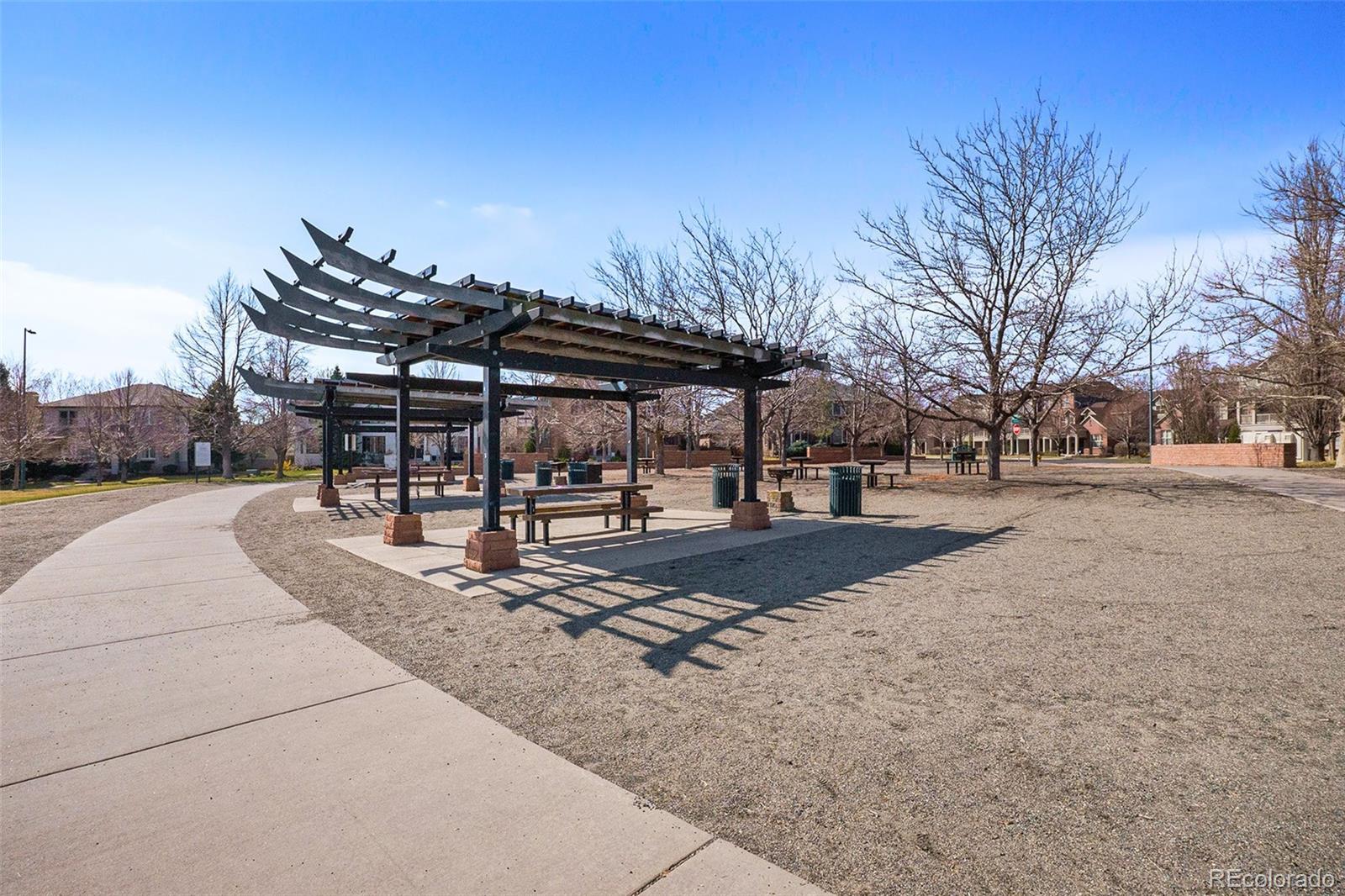 755 Roslyn Street Unit: 17