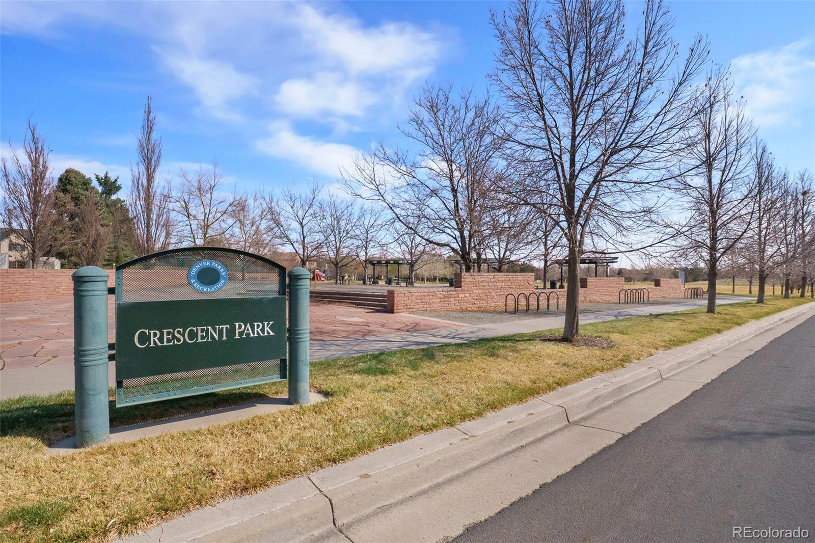 755 Roslyn Street Unit: 17