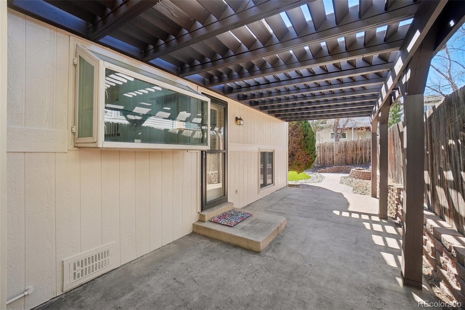 5792 W 75th Place