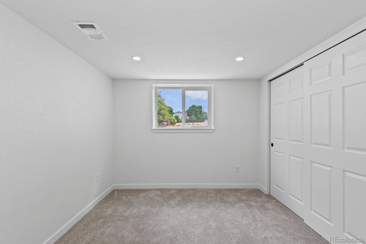 5999 S Windermere Street