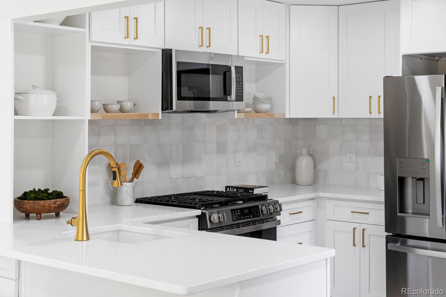 5999 S Windermere Street