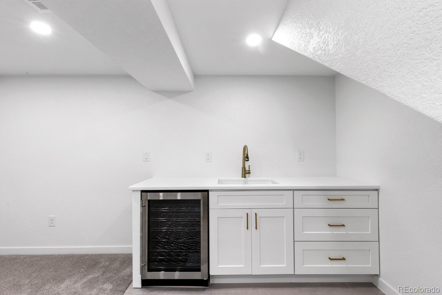 5999 S Windermere Street