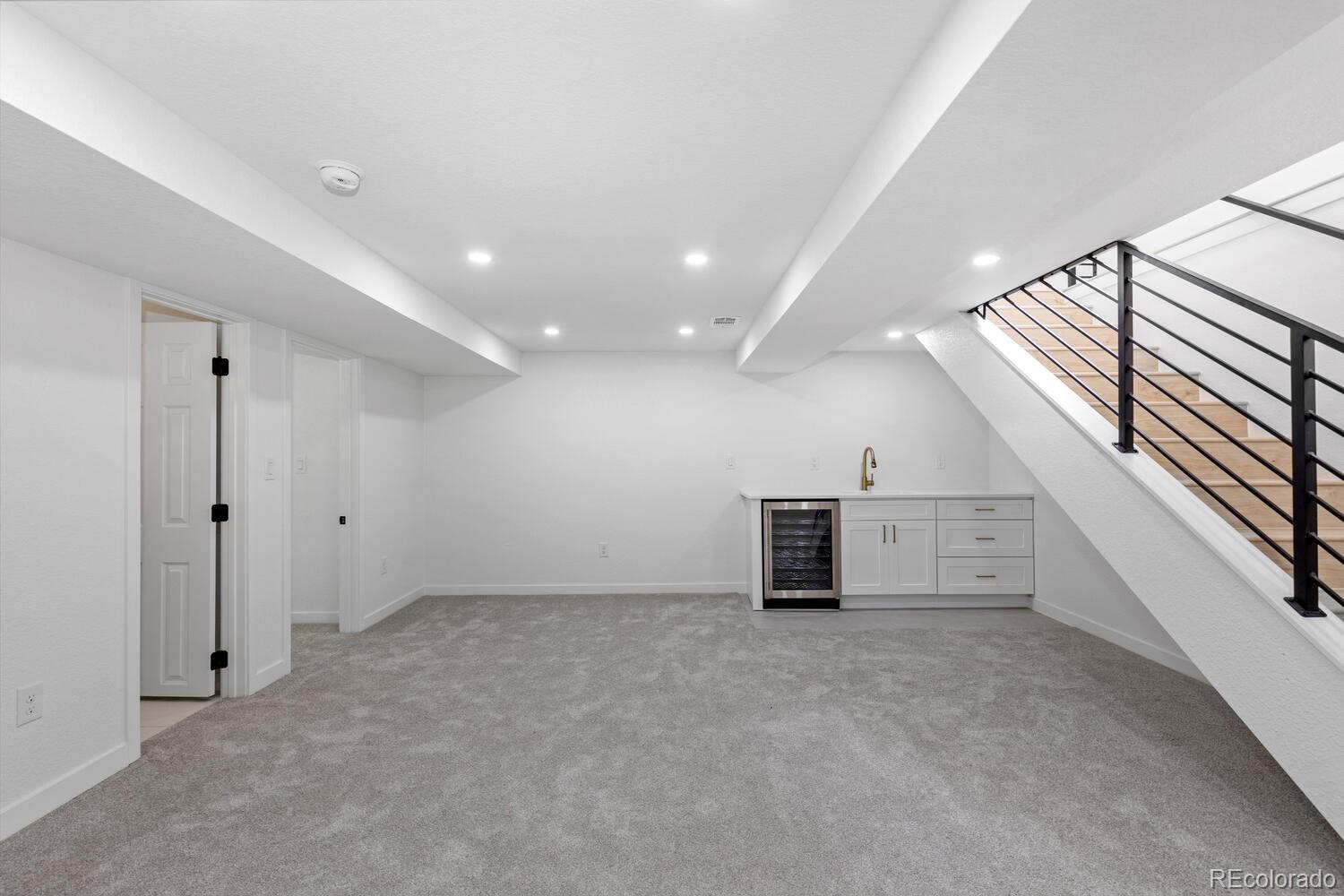 5999 S Windermere Street