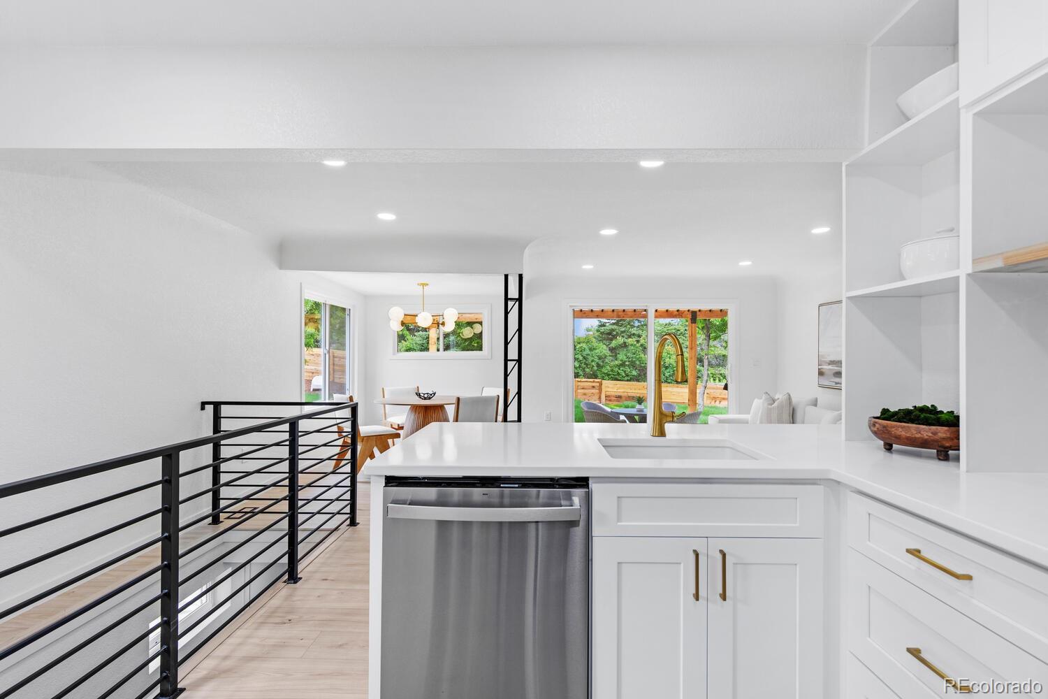 5999 S Windermere Street