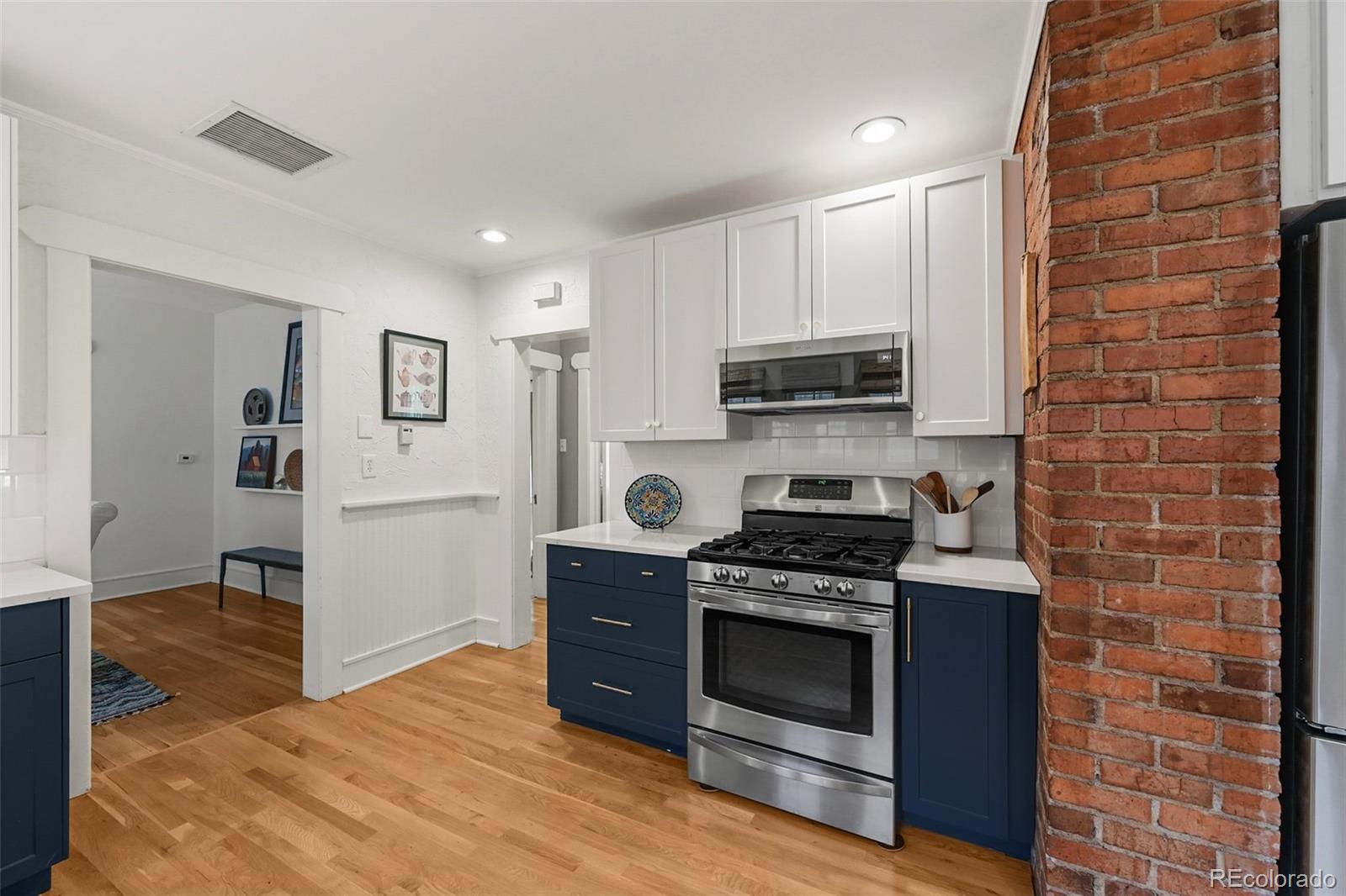 836 Steele Street