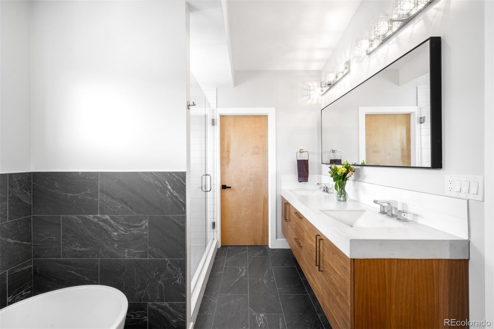 2669 N Cherry Street