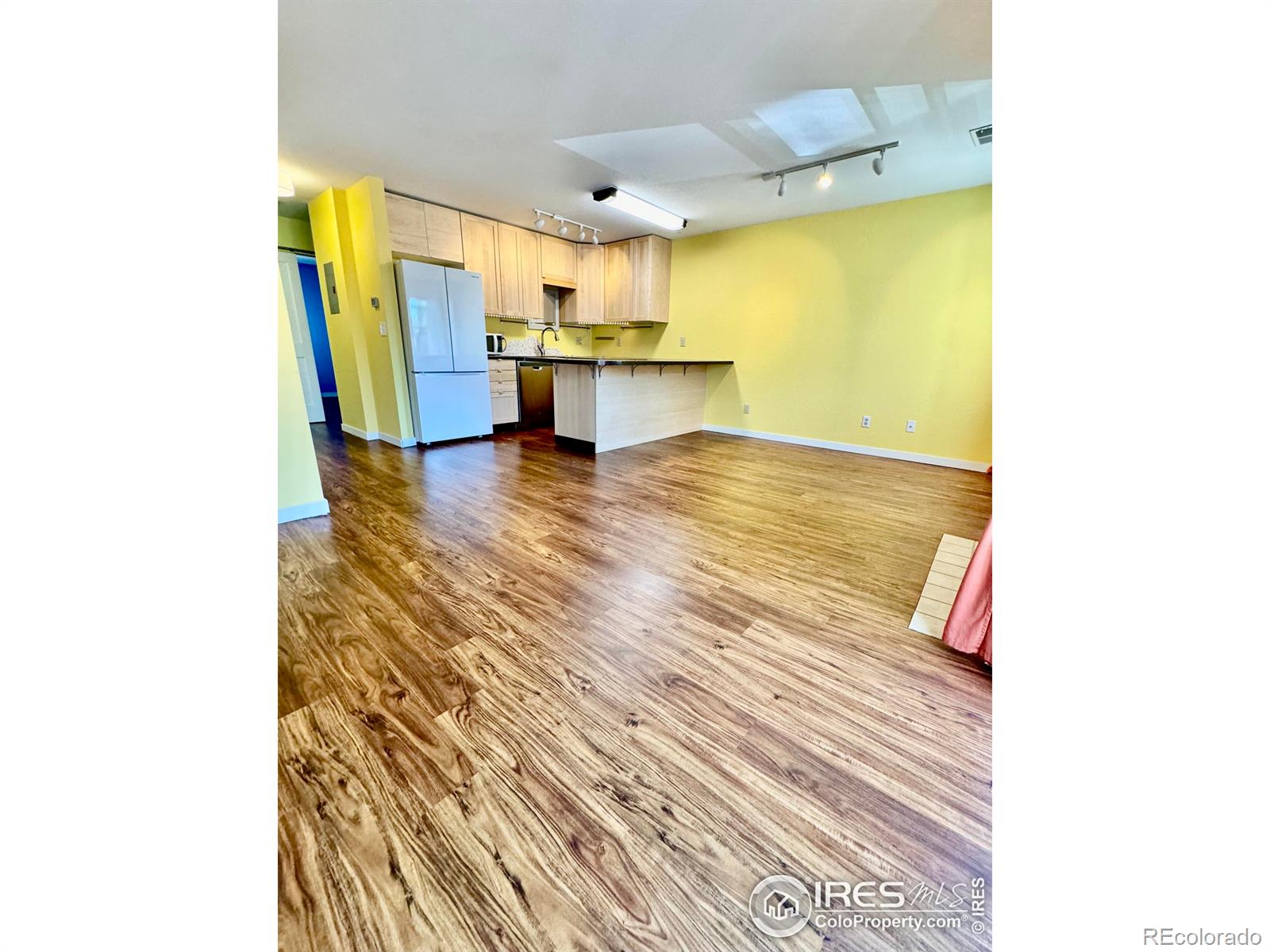 225 E 8th Avenue Unit: D-14