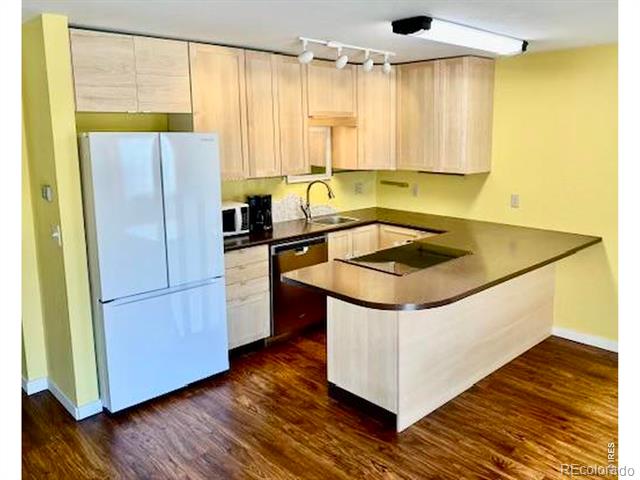 225 E 8th Avenue Unit: D-14