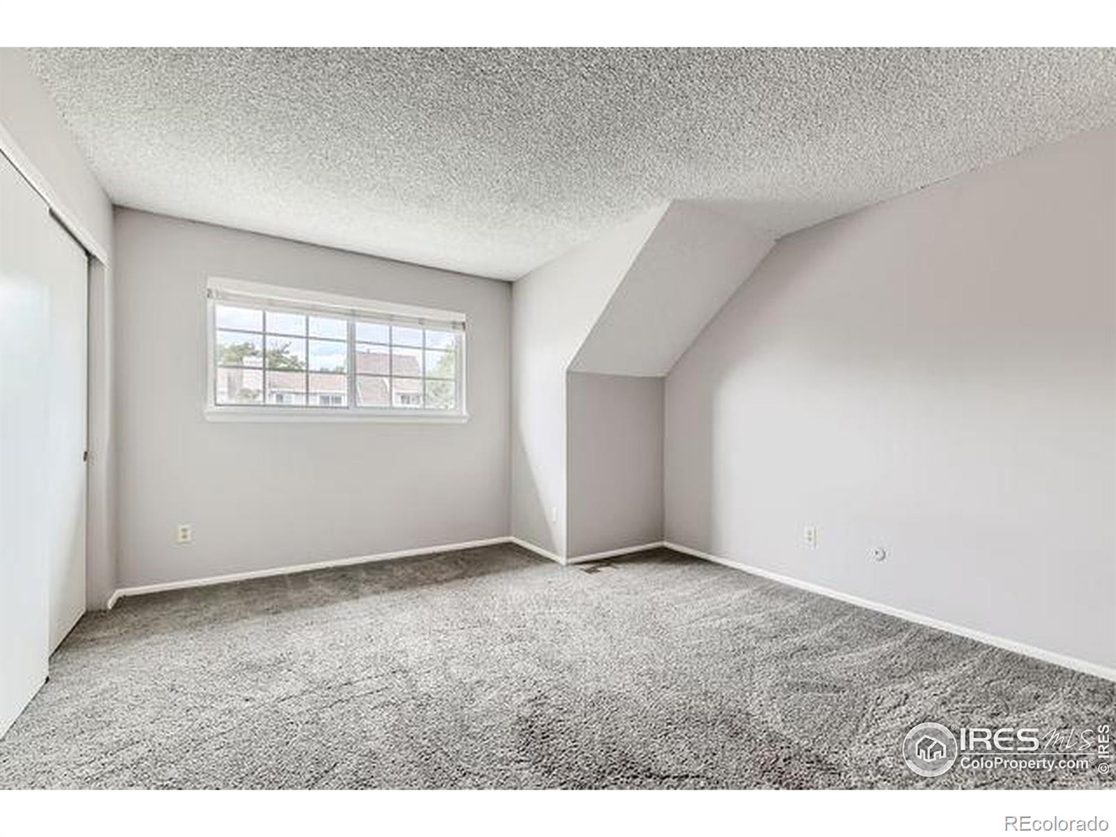 10407 Red Mountain W