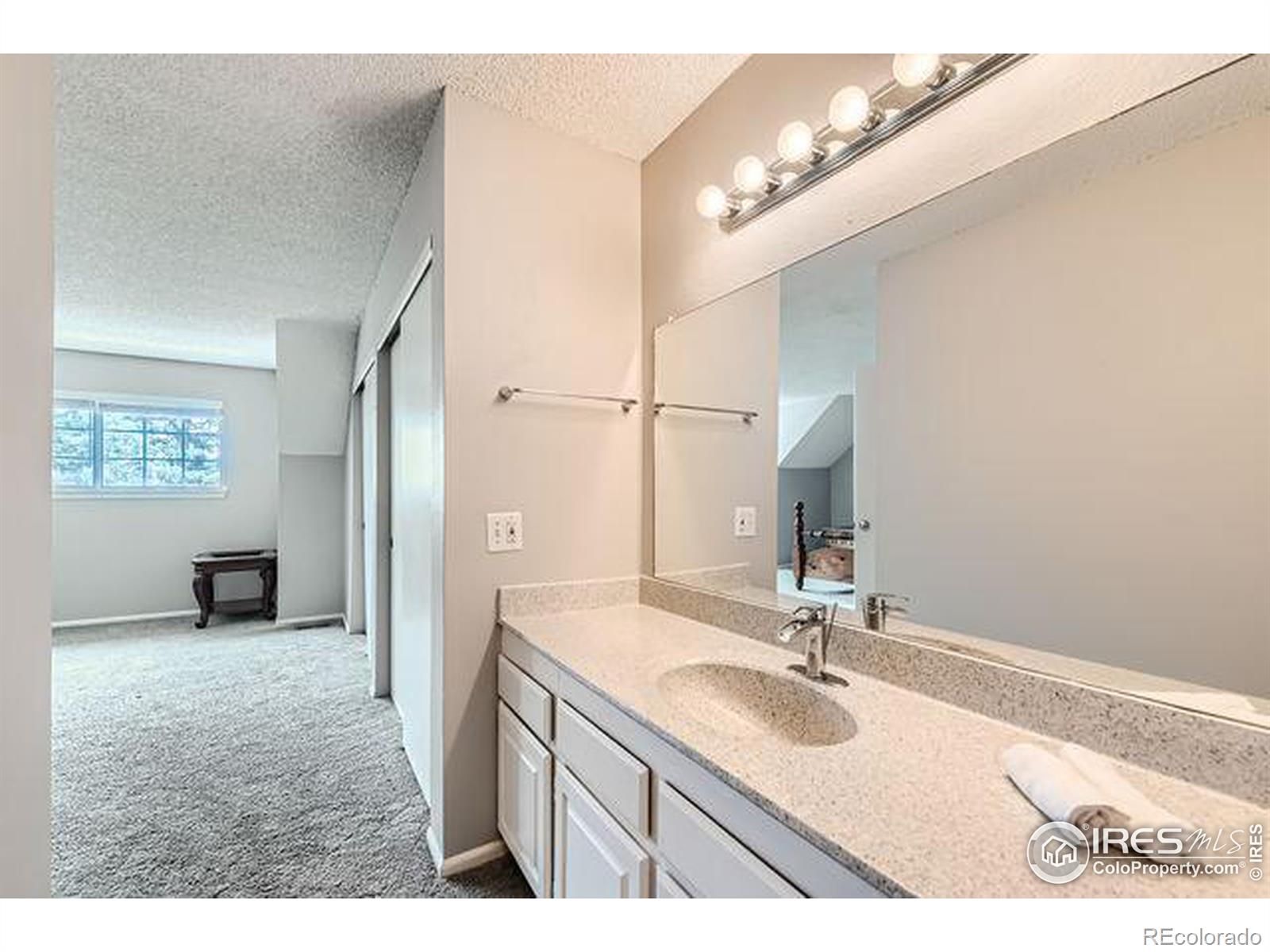 10407 Red Mountain W