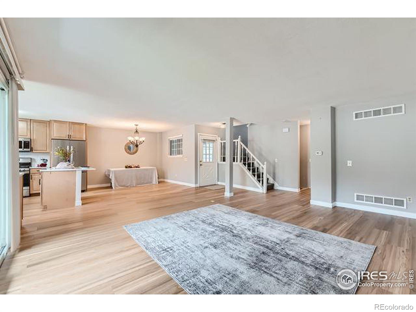 10407 Red Mountain W