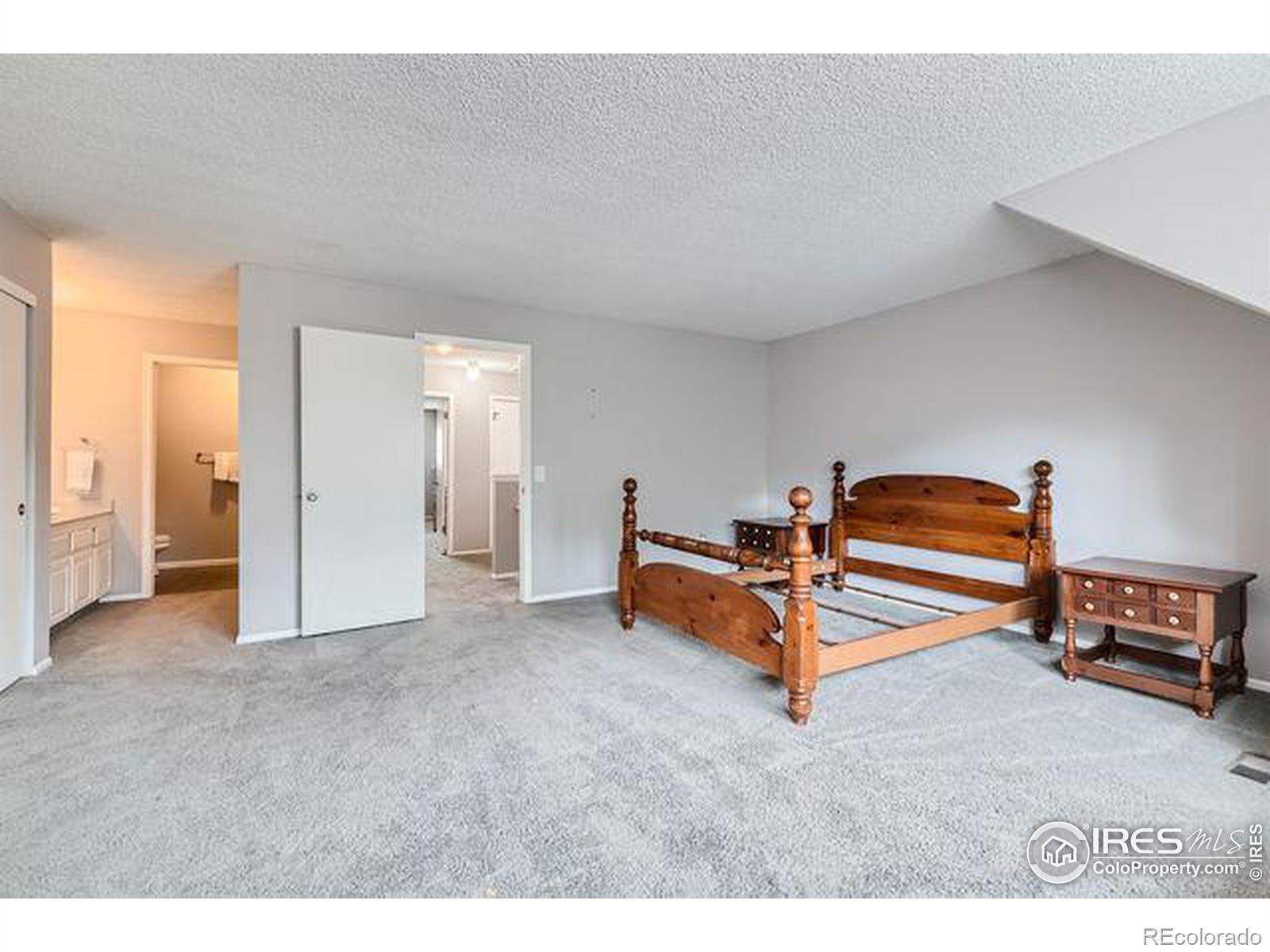 10407 Red Mountain W